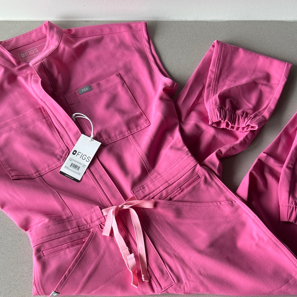FIGS Women's Pink Scrubsuit